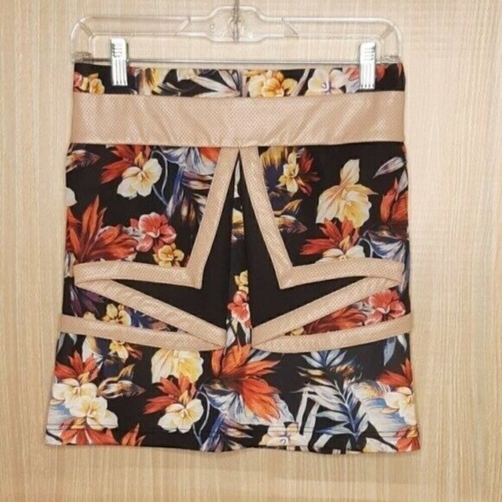 Whitney Eve NWT Floral & Faux Leather mini skirt 4